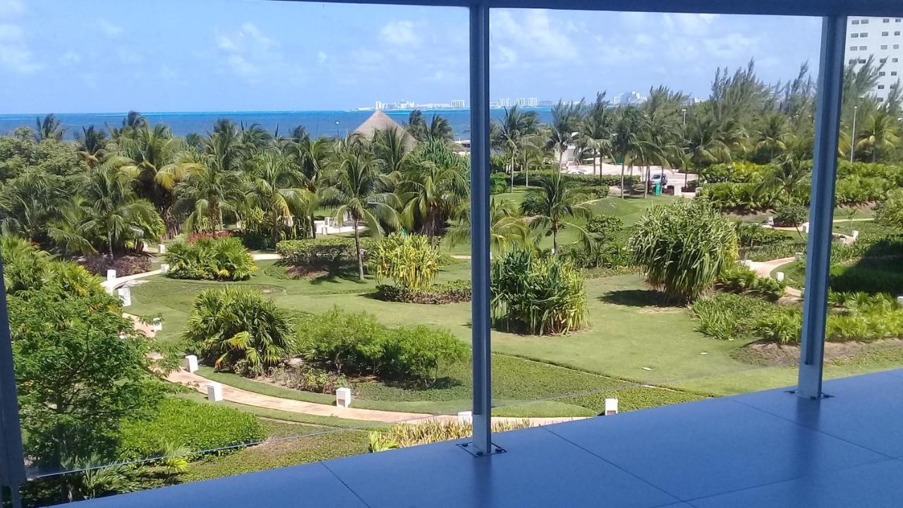 Апартаменти Swim The Caribbean & Work With A View Канкун Екстер'єр фото